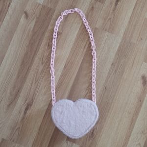 😇 NWOT Fuzzy Fur Baby Pink Crossbody Chain Purse